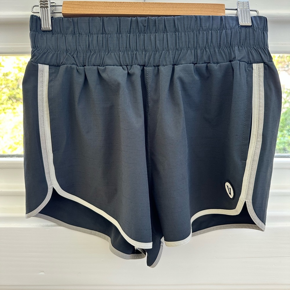 Women's Vuori Athletic Shorts